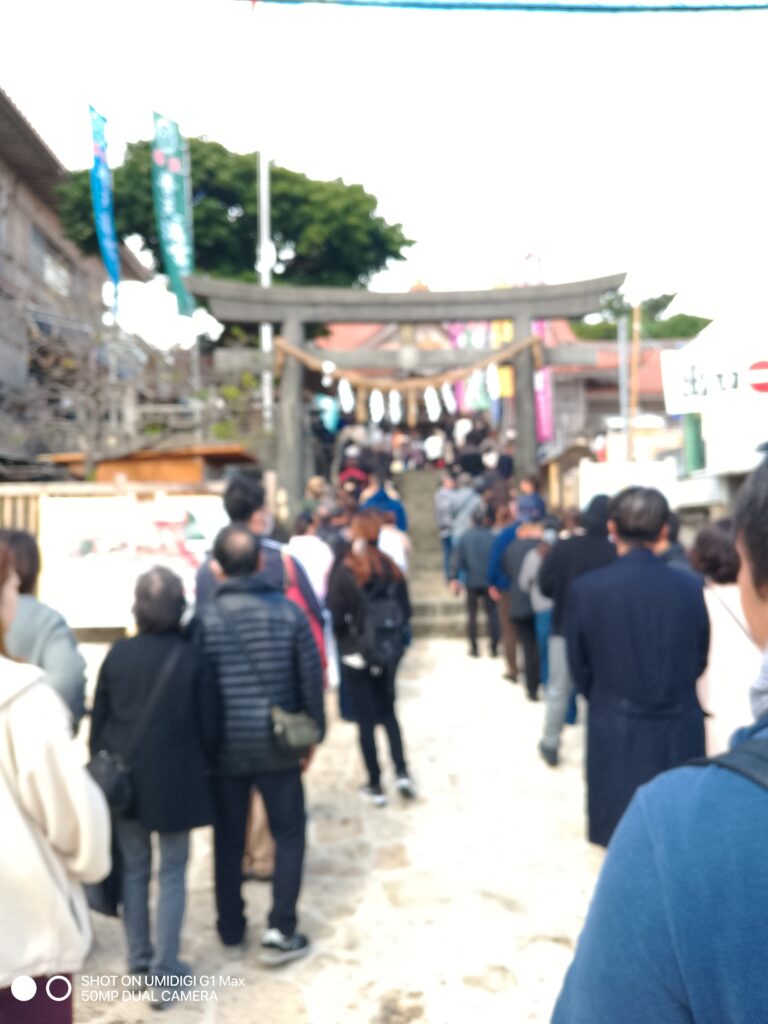 初詣で並ぶ風景1