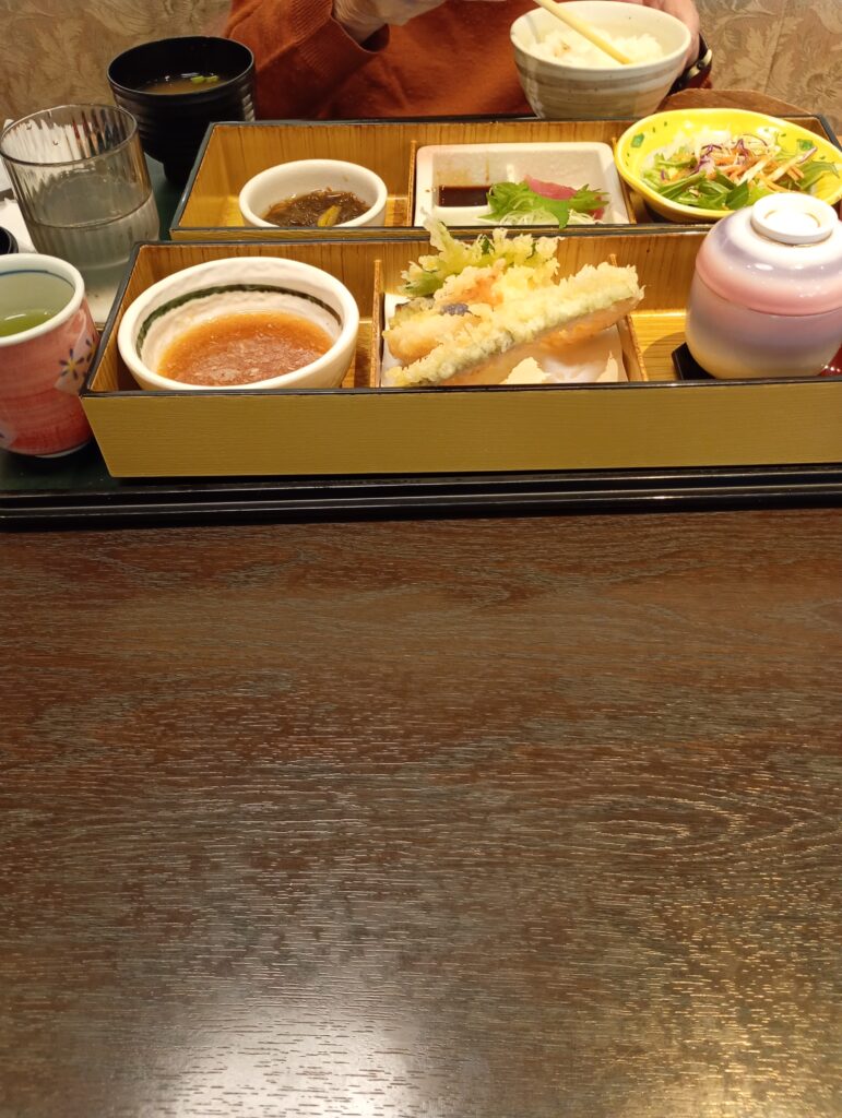 お昼のランチ2