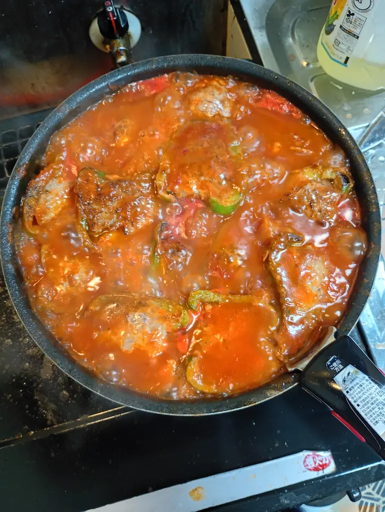 肉詰めピーマントマトに
