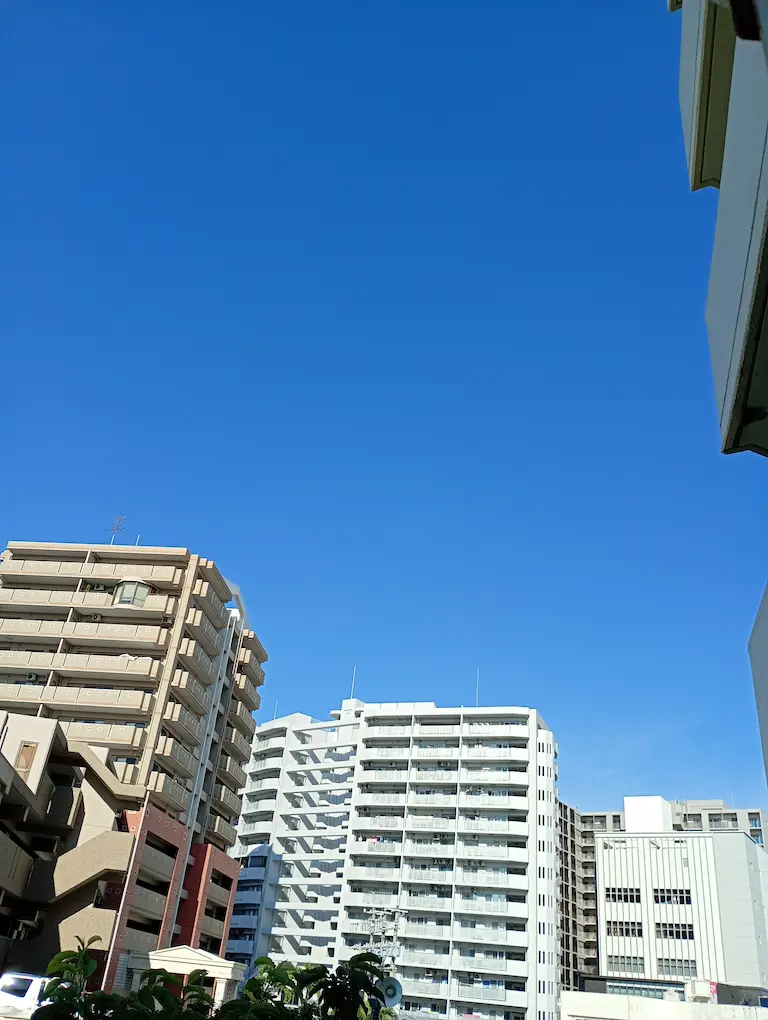 沖縄の快晴の空3