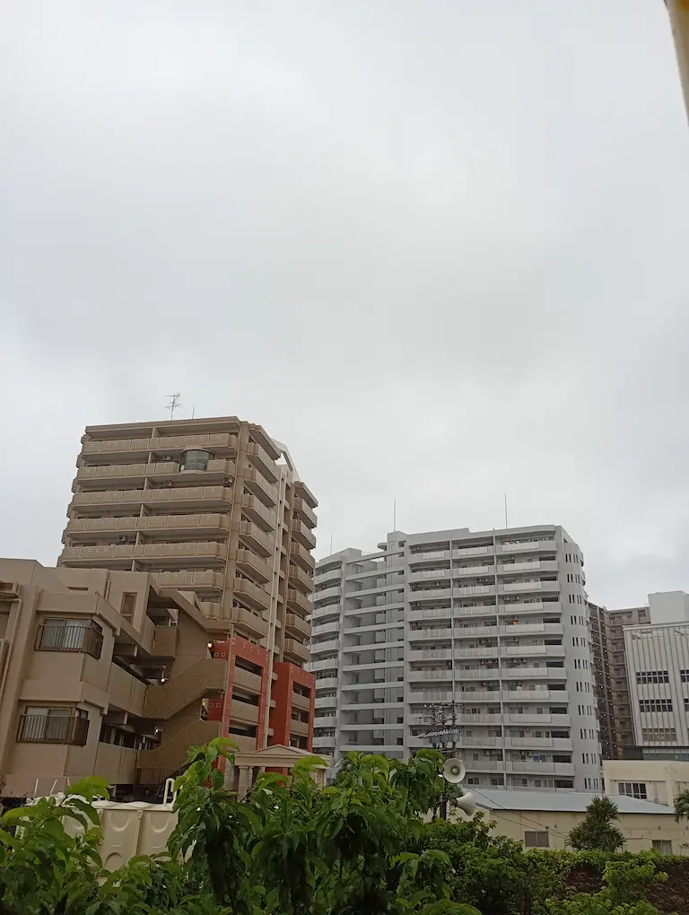 沖縄台風の朝4
