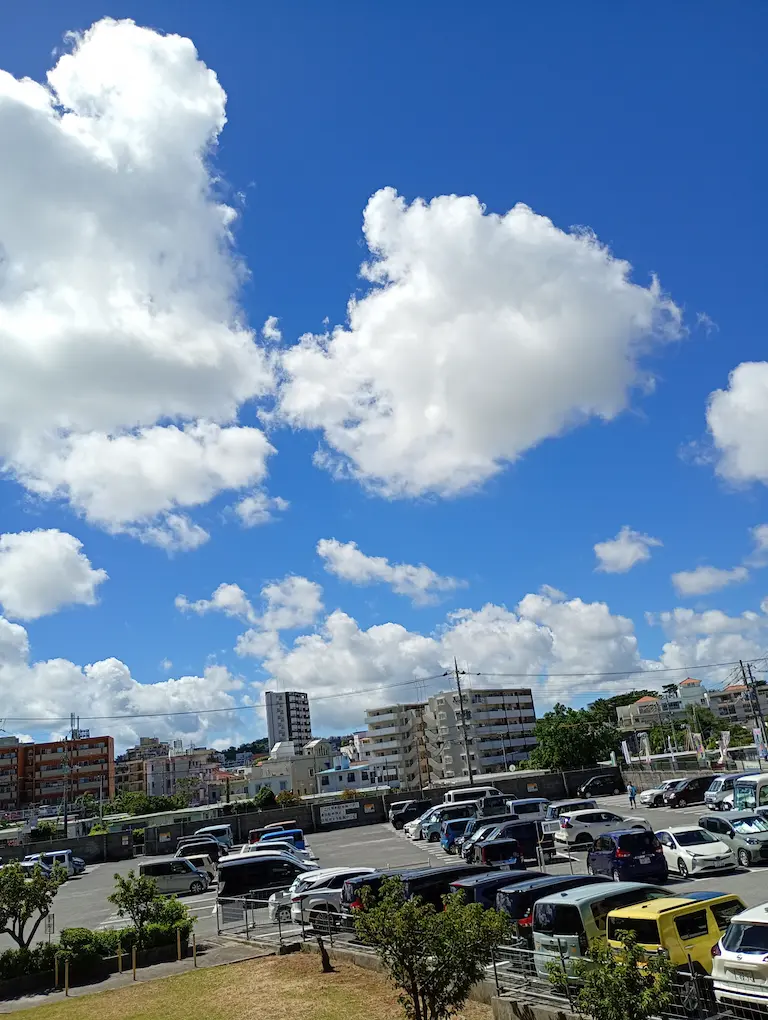 沖縄と浦添の空９